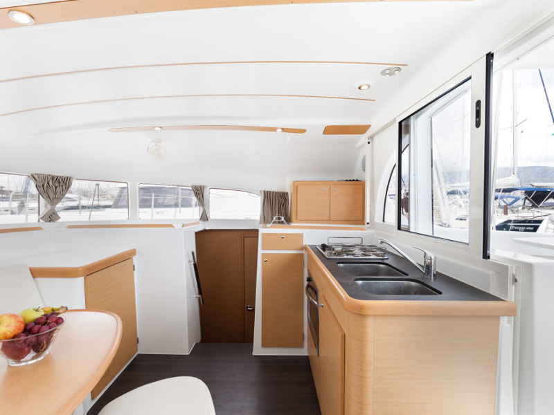 Immagine Lagoon 380