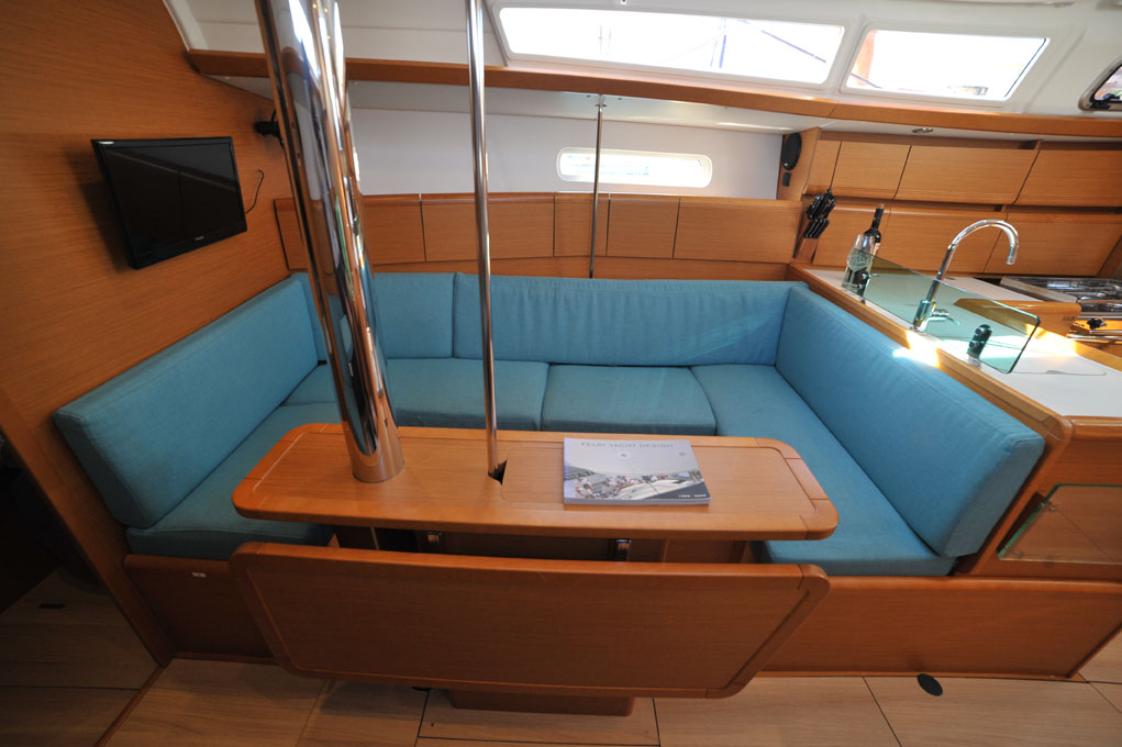 Immagine Sun Odyssey 389