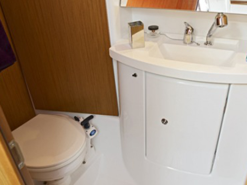 Sun Odyssey 42i image