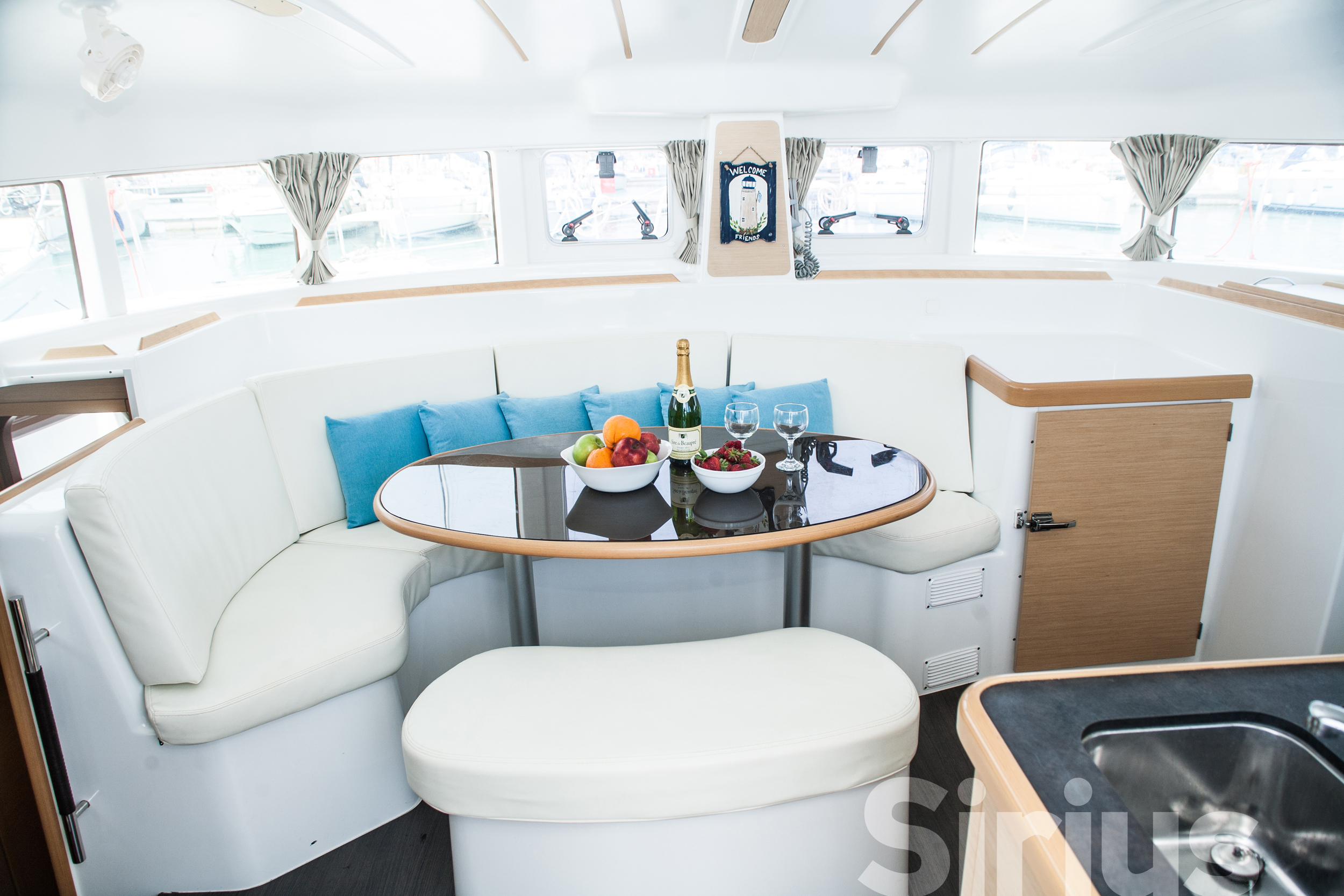 Immagine Lagoon 380