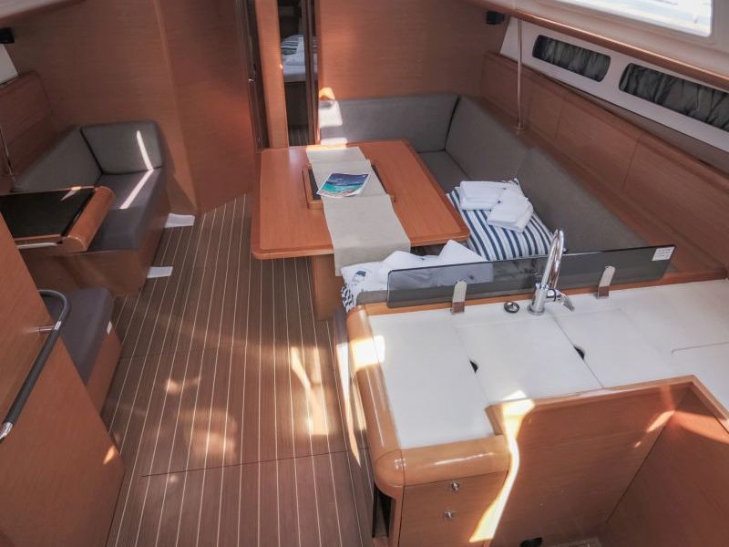 Immagine Sun Odyssey 439