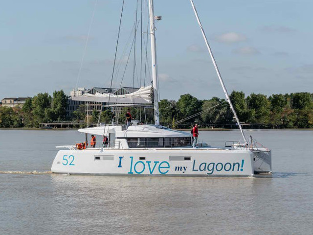 Immagine Lagoon 52-4