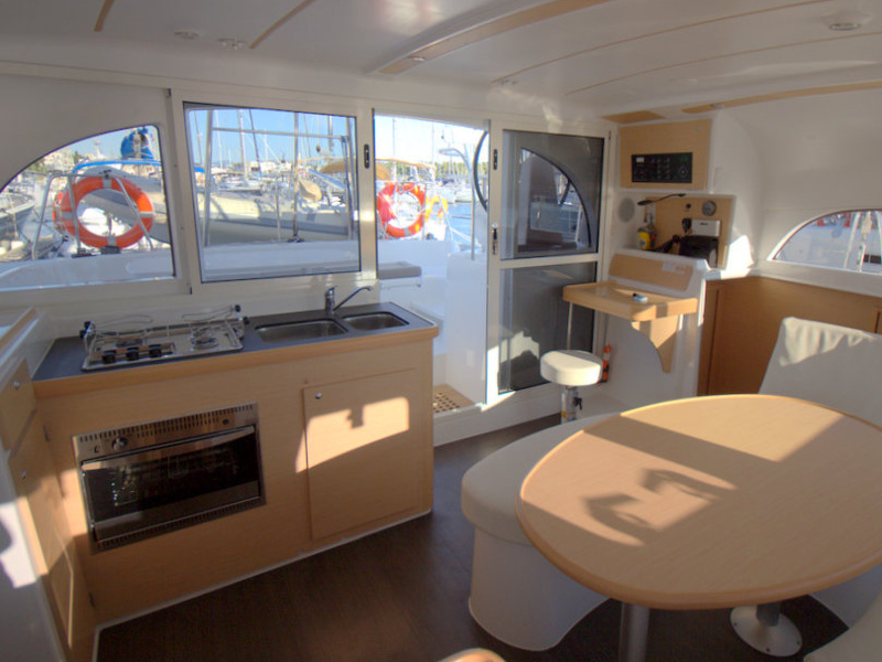 Immagine Lagoon 380