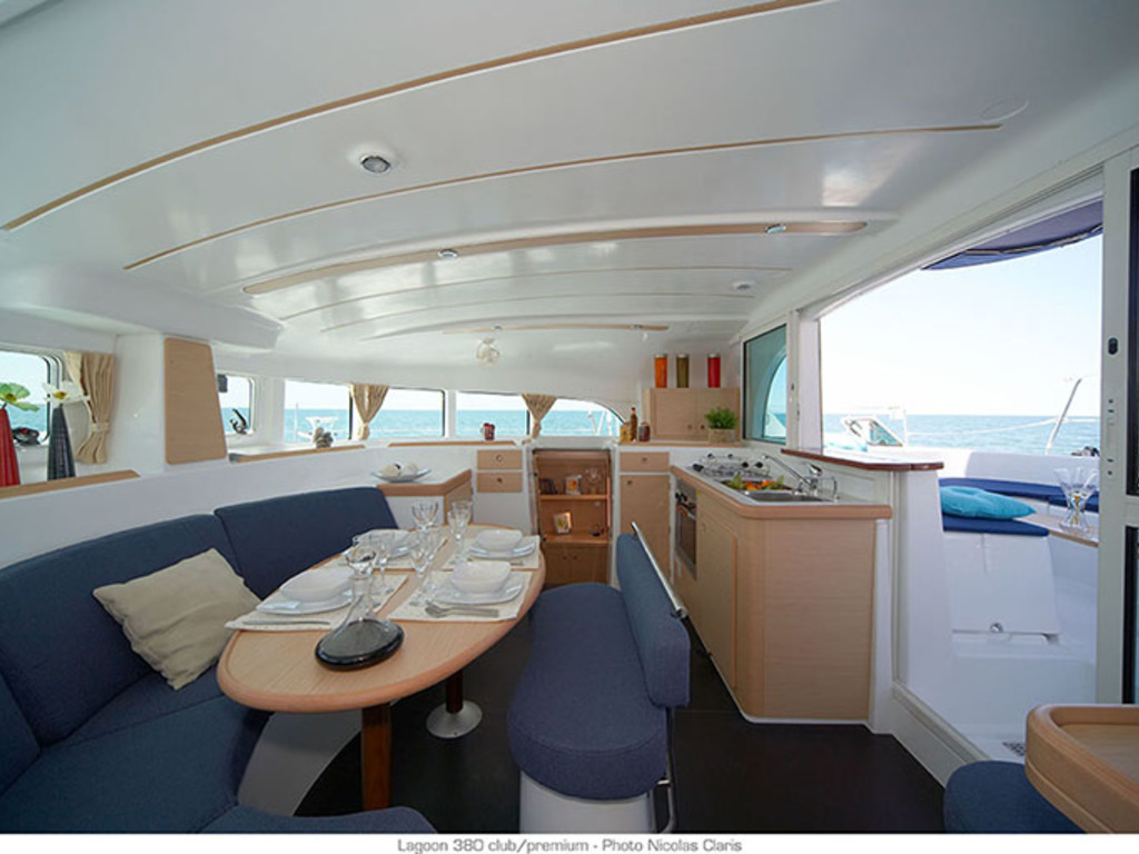 Immagine Lagoon 380