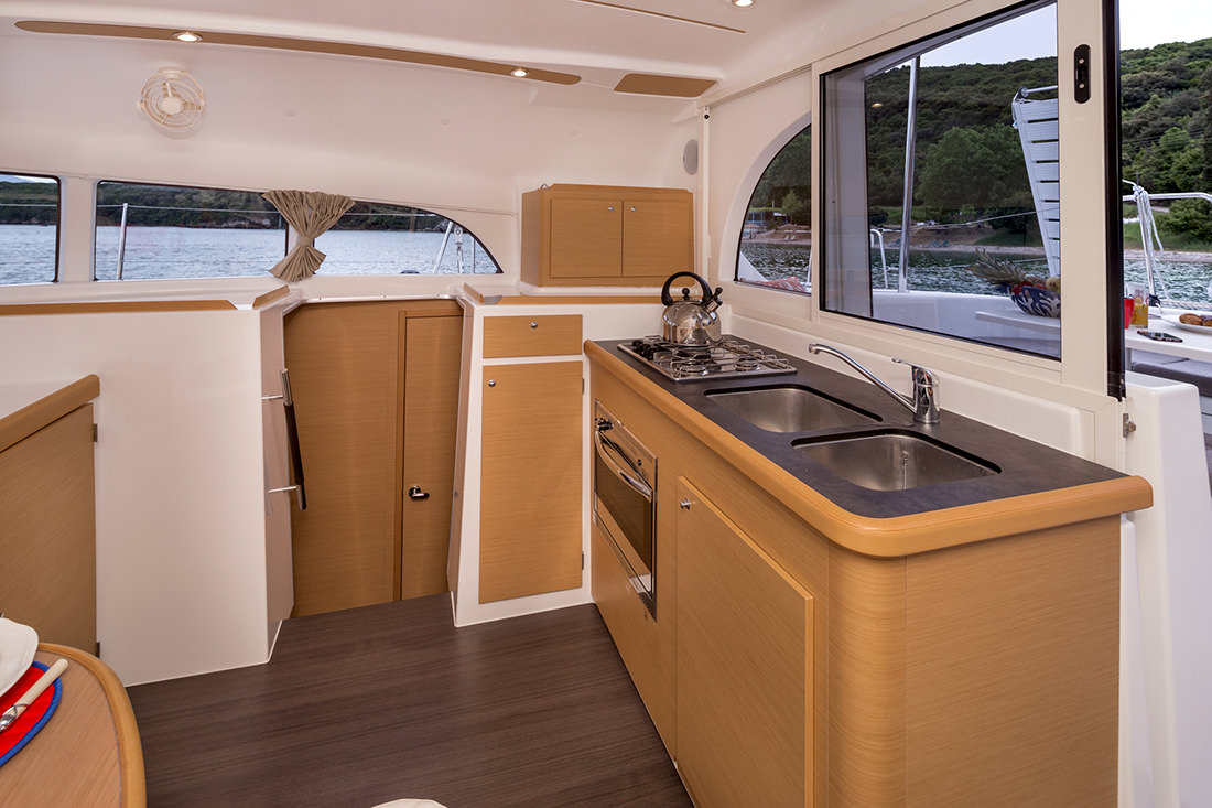 Immagine Lagoon 380
