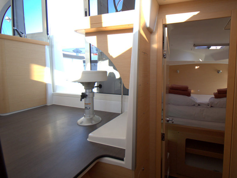 Immagine Lagoon 380