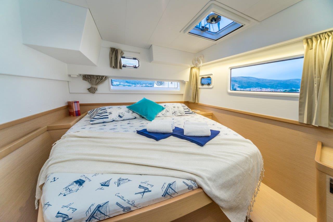 Lagoon 42  image