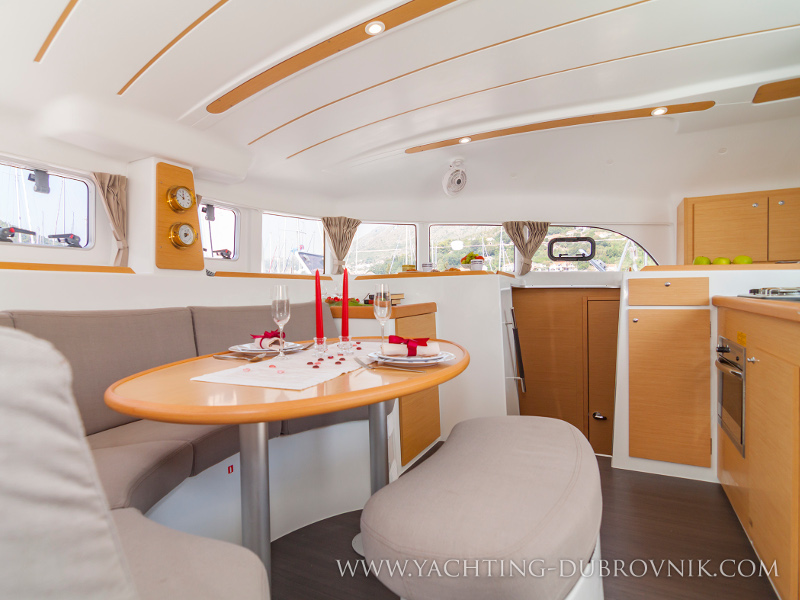 Immagine Lagoon 380