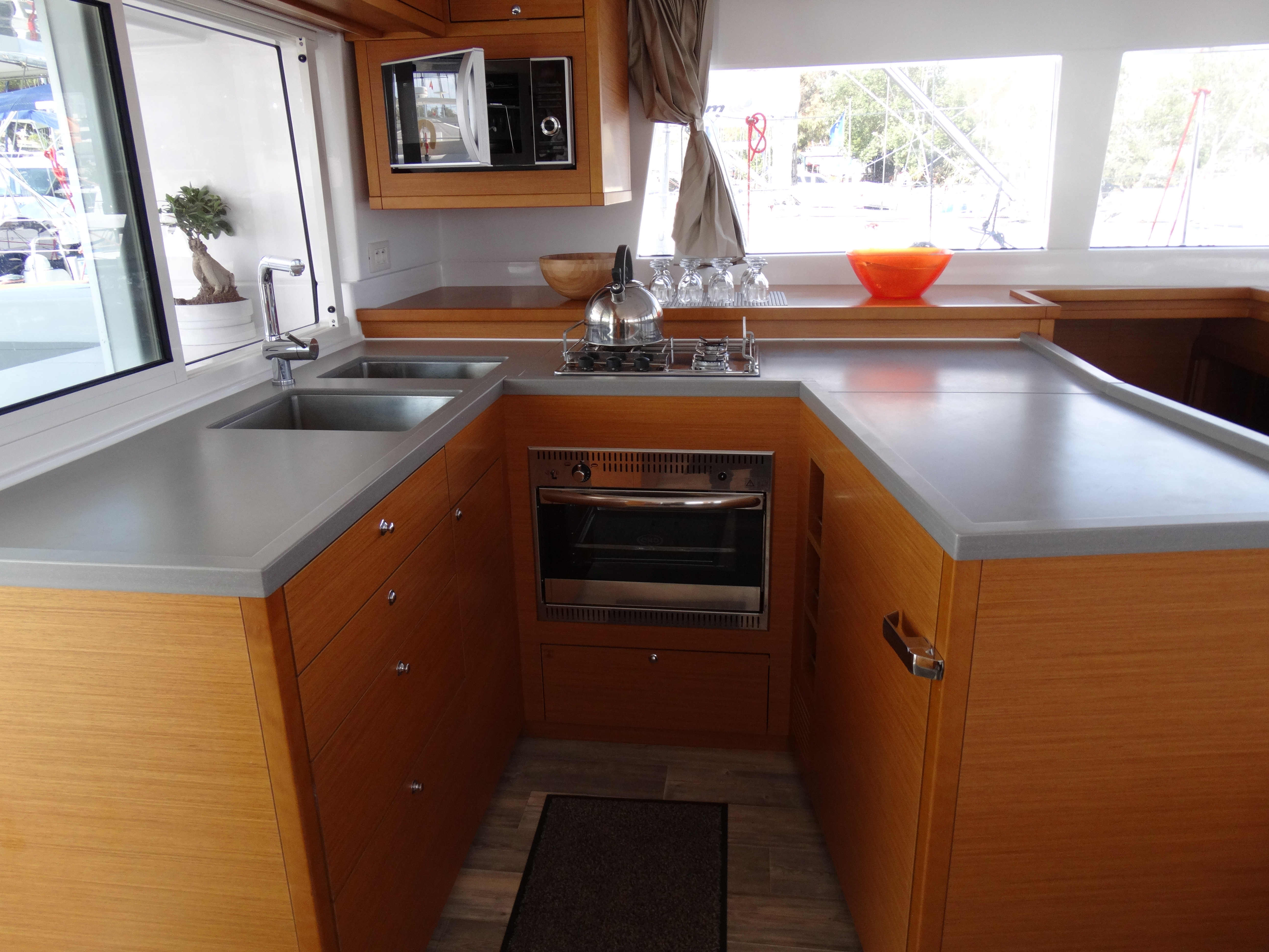 Immagine Lagoon 450