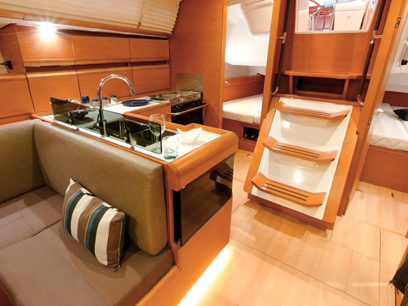 Immagine Sun Odyssey 439