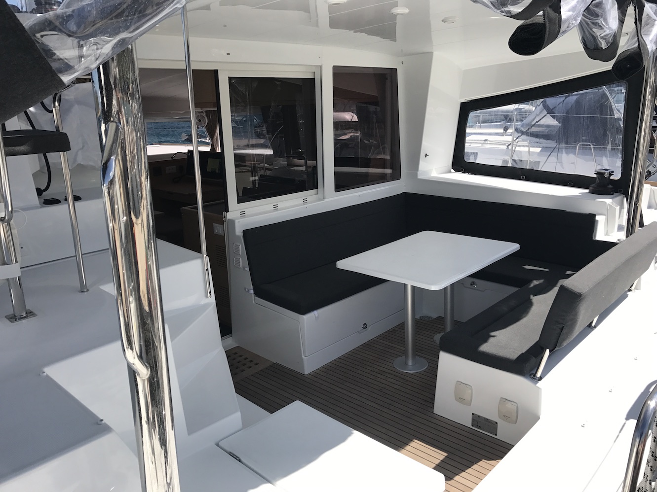 Lagoon 400 S2 image