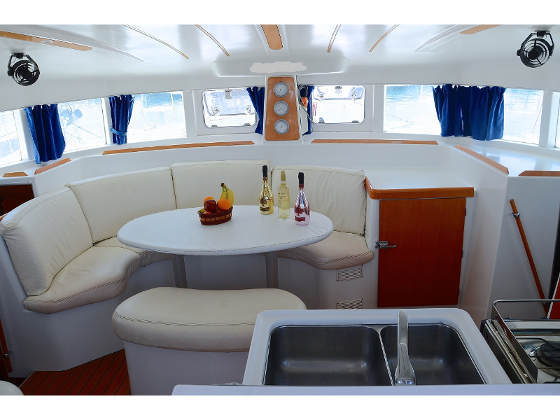 Immagine Lagoon 380