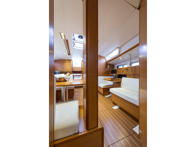 Immagine Sun Odyssey 439