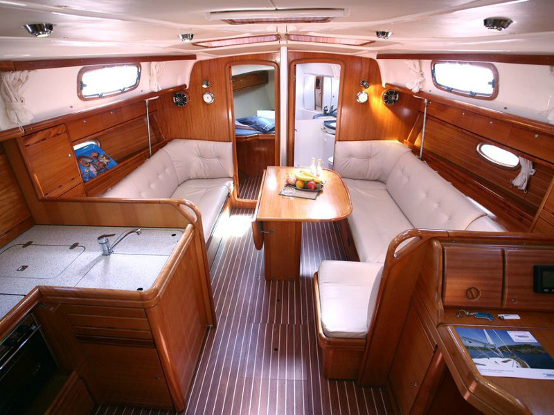Bavaria Cruiser 37 image
