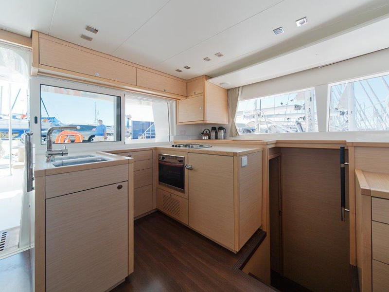 Lagoon 450 image