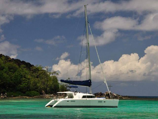 Lagoon 440 image