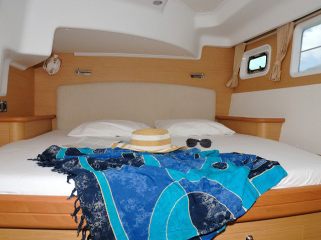 Lagoon 440 image