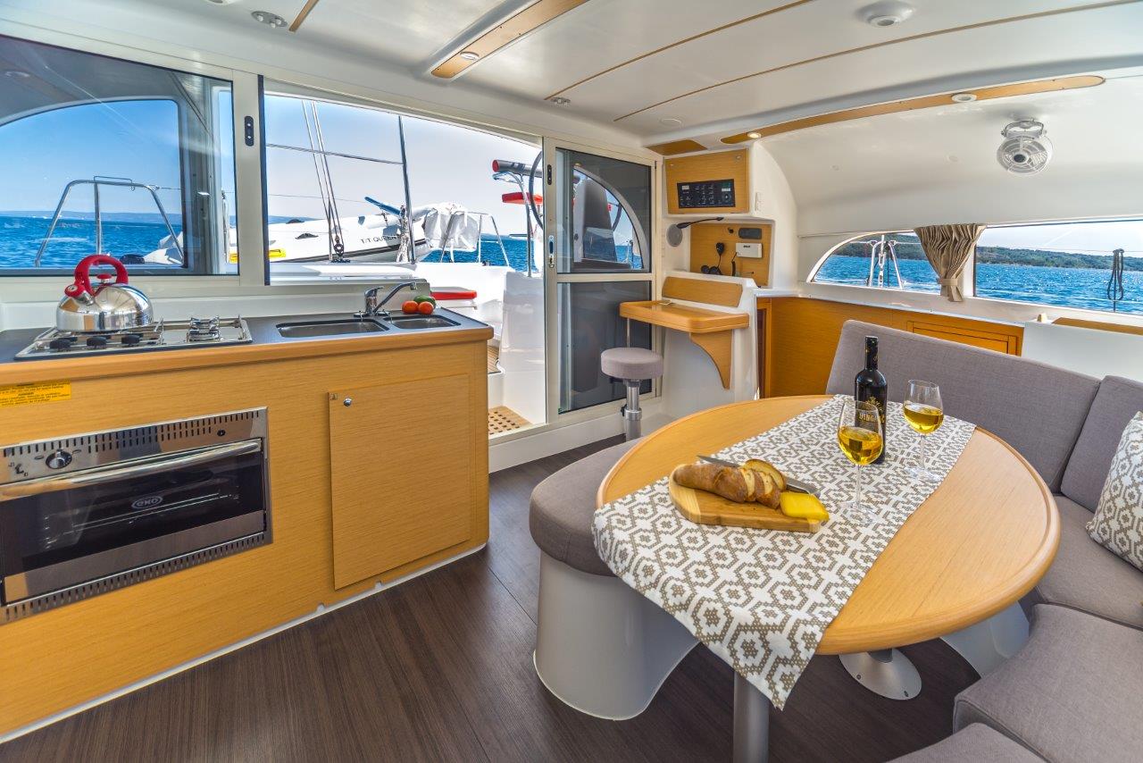 Immagine Lagoon 380 