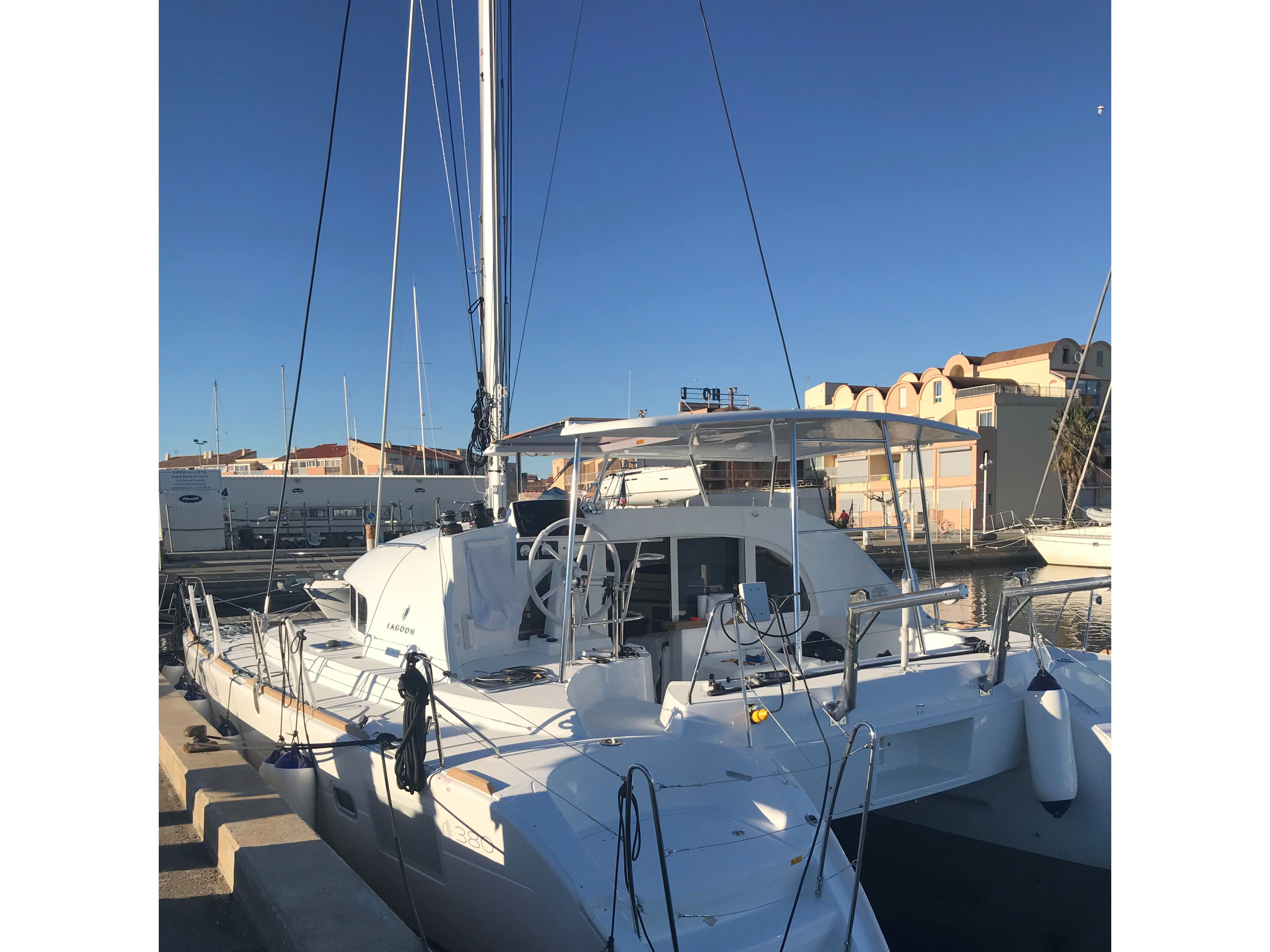 Immagine Lagoon 380