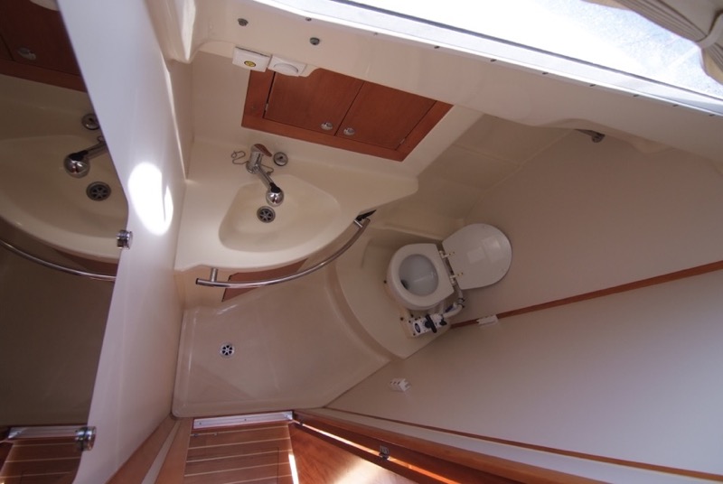 Elan 384 Impression image
