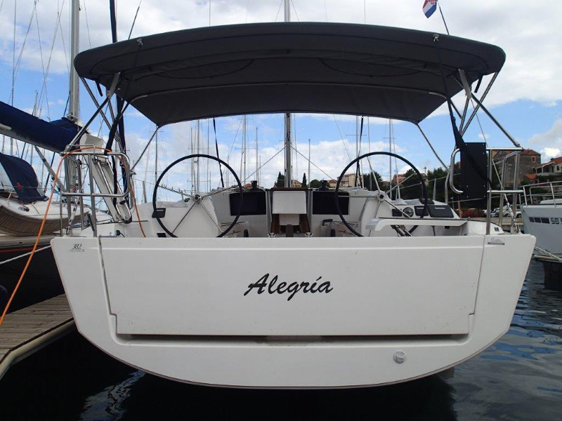 Dufour 382 image