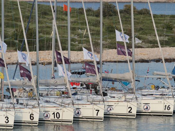 Immagine First 35