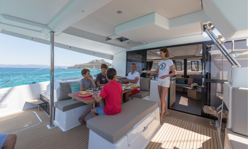 Immagine Fountaine Pajot Saona 47
