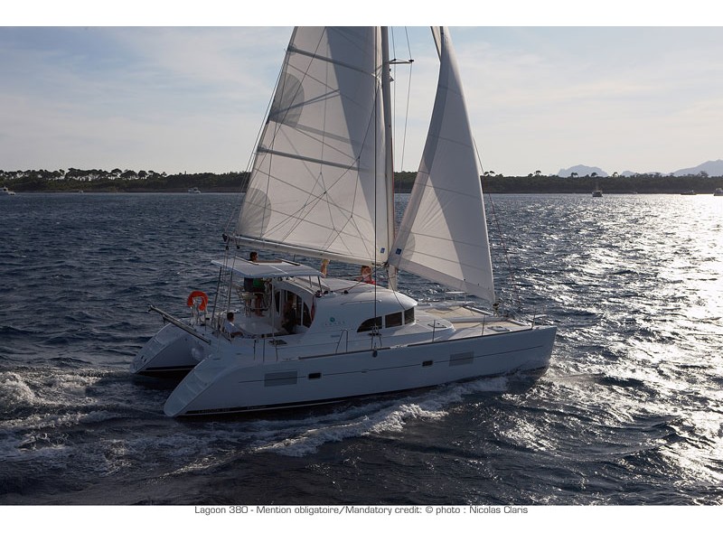 Immagine Lagoon 380