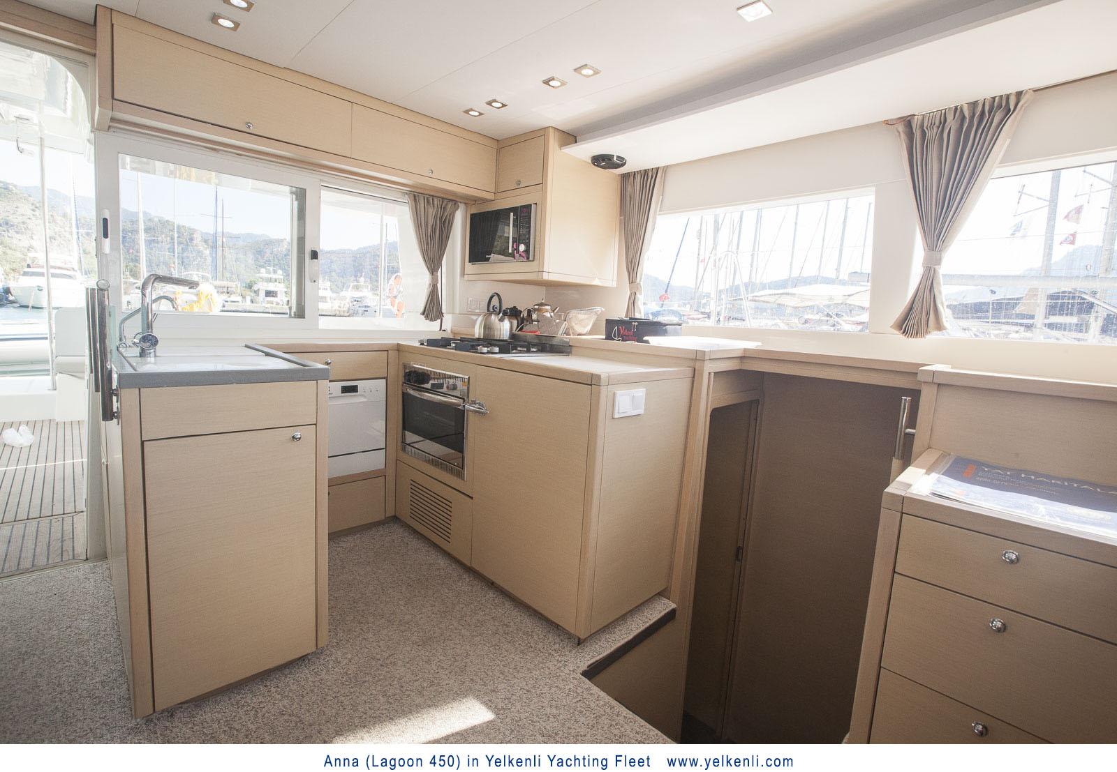 Immagine Lagoon 450