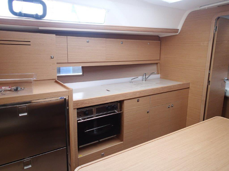 Dufour 382 image