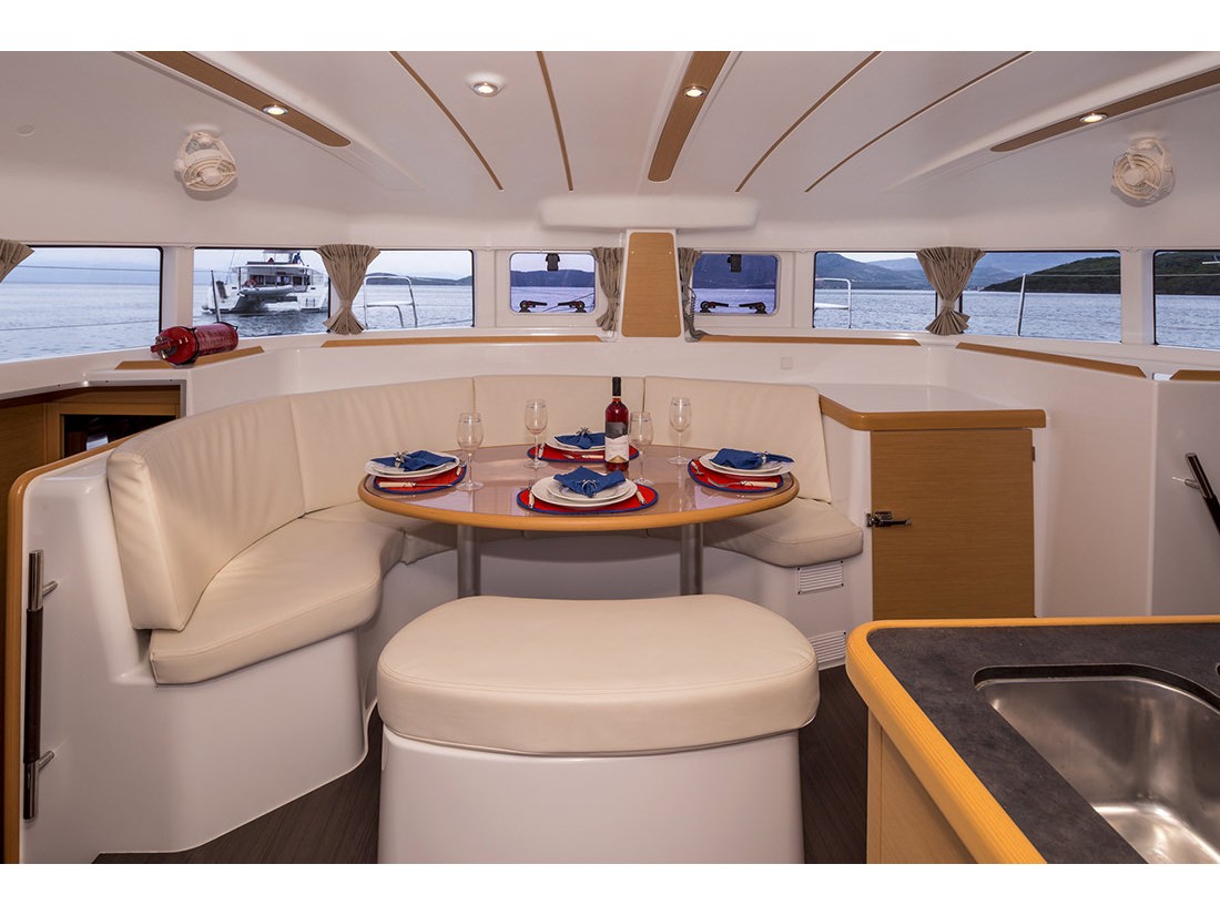 Immagine Lagoon 380