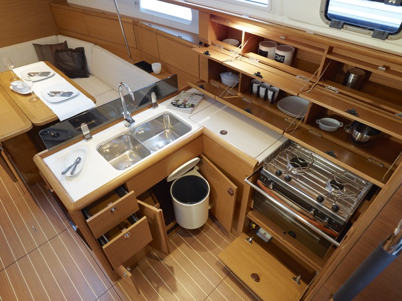 Sun Odyssey 389 image