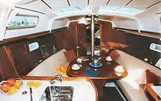 Oceanis 323 image