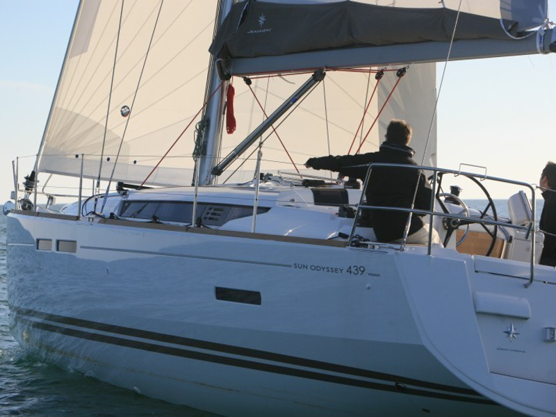 Immagine Sun Odyssey 439