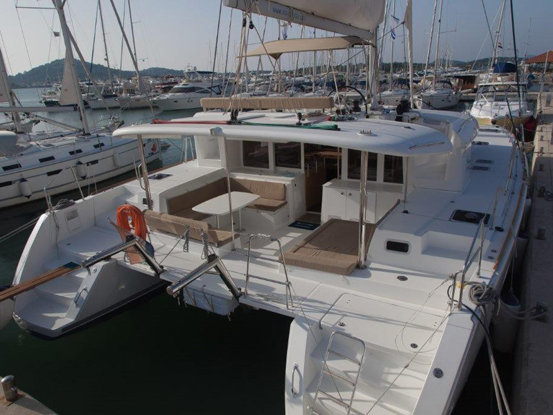 Lagoon 450 image