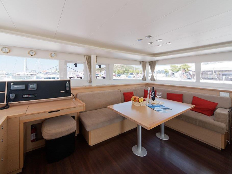Lagoon 450 image
