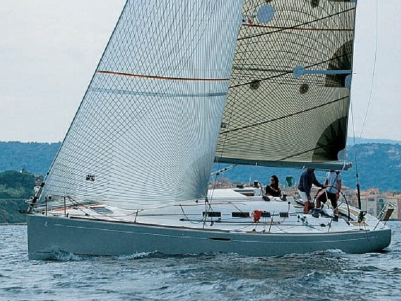 Immagine First 40.7