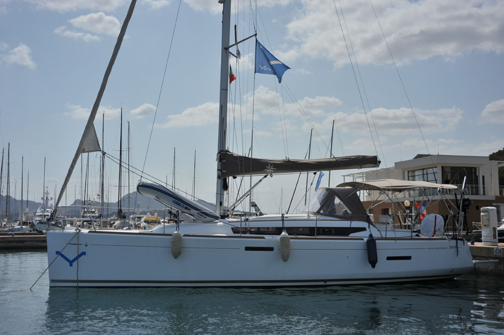 Immagine Sun Odyssey 389