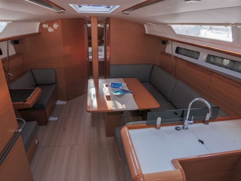Immagine Sun Odyssey 439